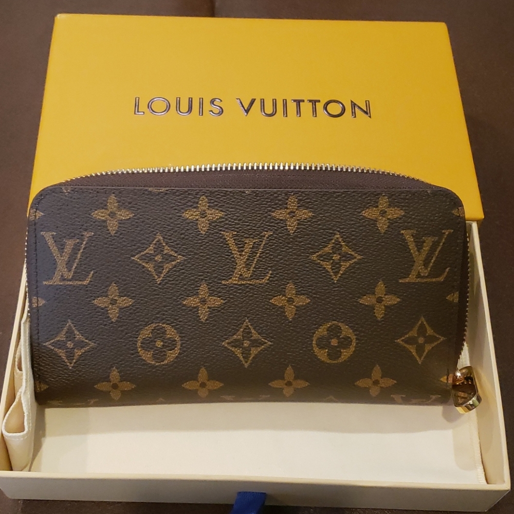 LV Momogram